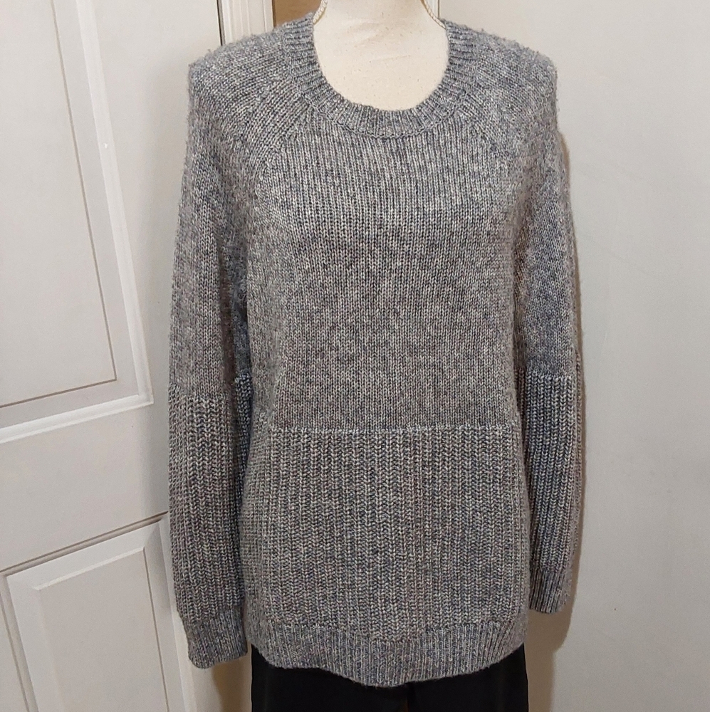🌺 NEW Banana Republic Gray Bulky Sweater